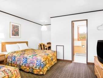 Knights Pine Grove Motel