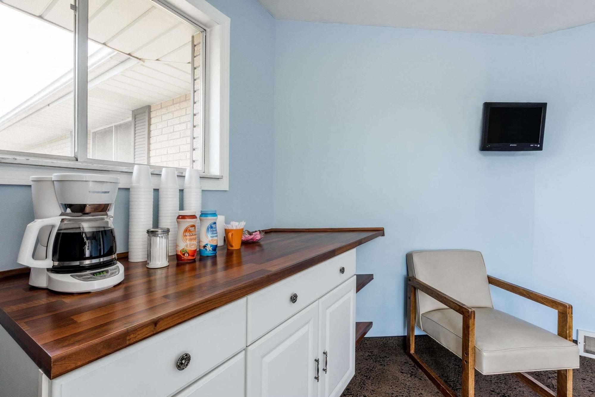 Knights Pine Grove Motel 2*